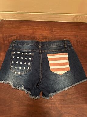Altar’s state Red white and blue shorts